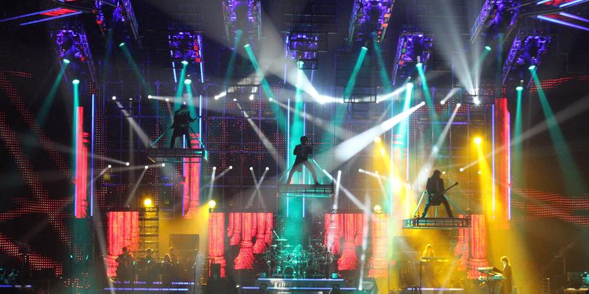 Trans-Siberian Orchestra combined a night at the symphony & rock-n-roll with stimulating light & production pieces at the BJC.
