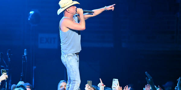 Kenny Chesney at the Bryce Jordan Center